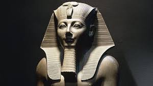 statue